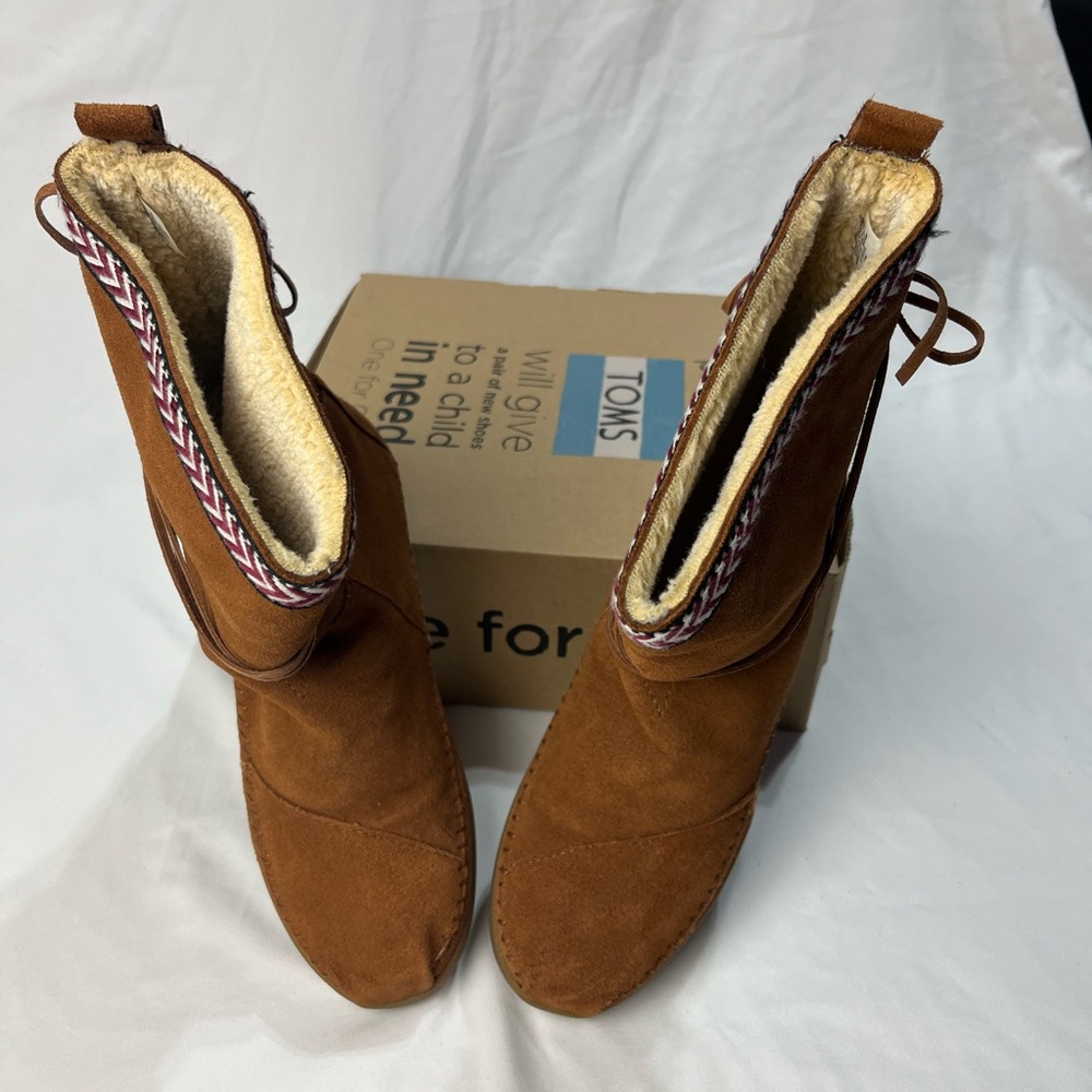 Like New, TOMS Nepal Chestnut Suede Women’s Boots
